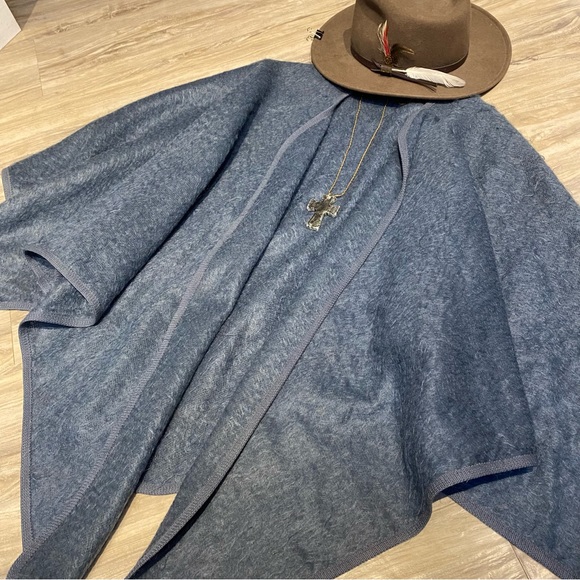 Rare Made in Scotland RANNOCH DESIGNS Mohair Wool Cape w equestrian vibe - Picture 8 of 9